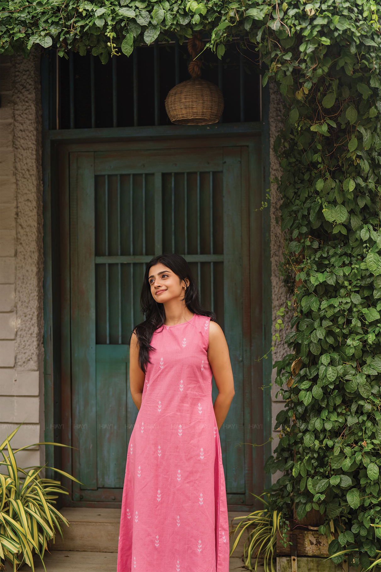 Rosetta Bloom Brown Handloom co-ord with Close Neck & Detachable Sleeves