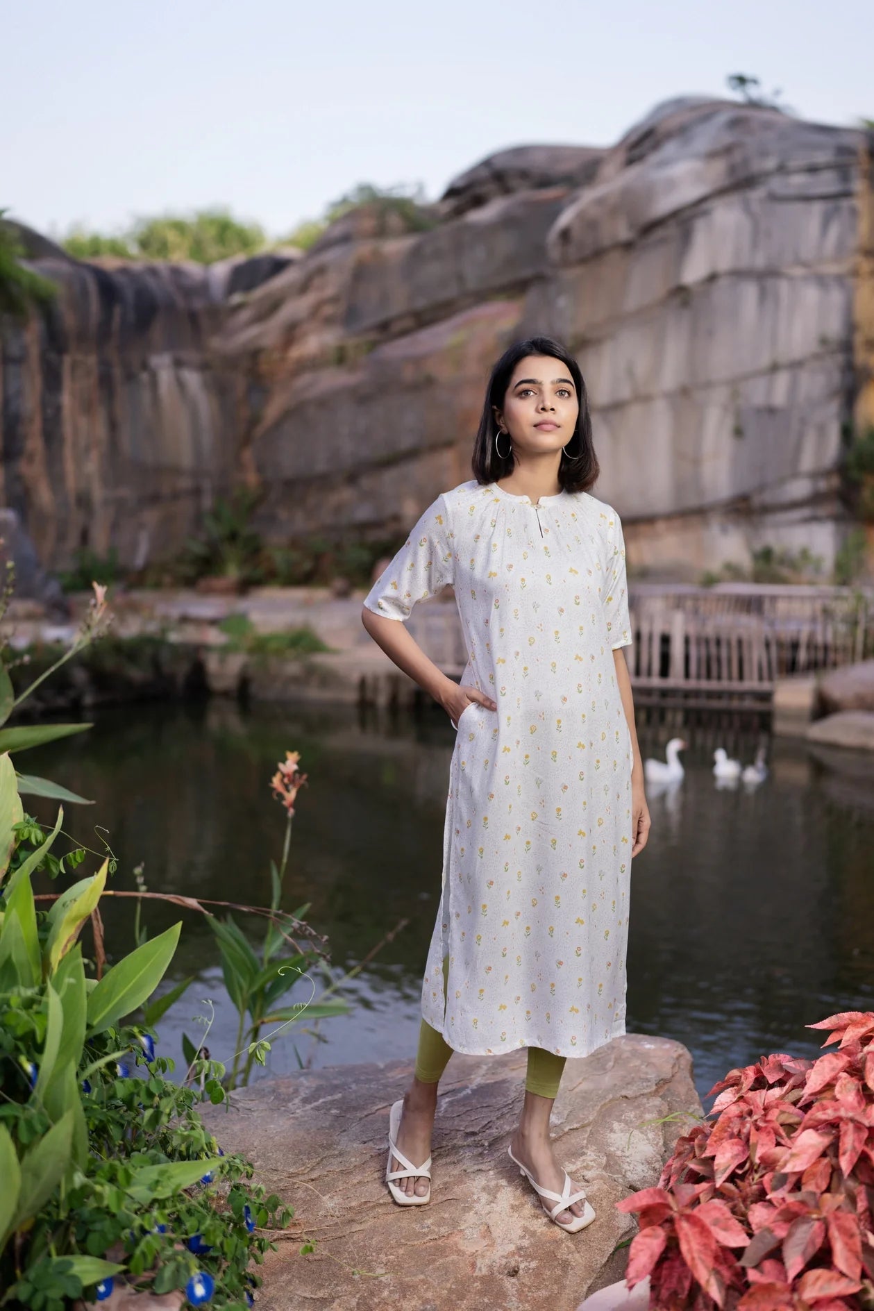 Cream White Floral Garden Viscose Printed Kurta
