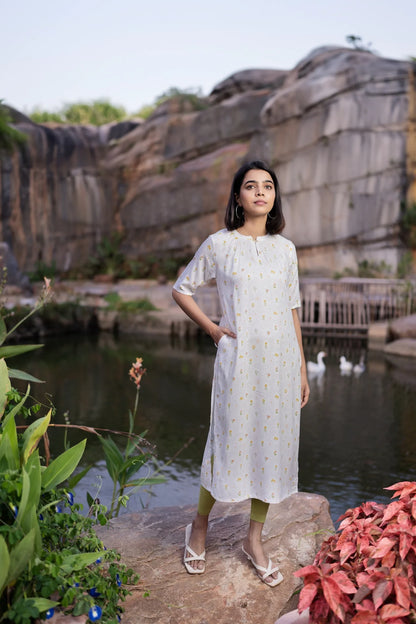 Cream White Floral Garden Viscose Printed Kurta